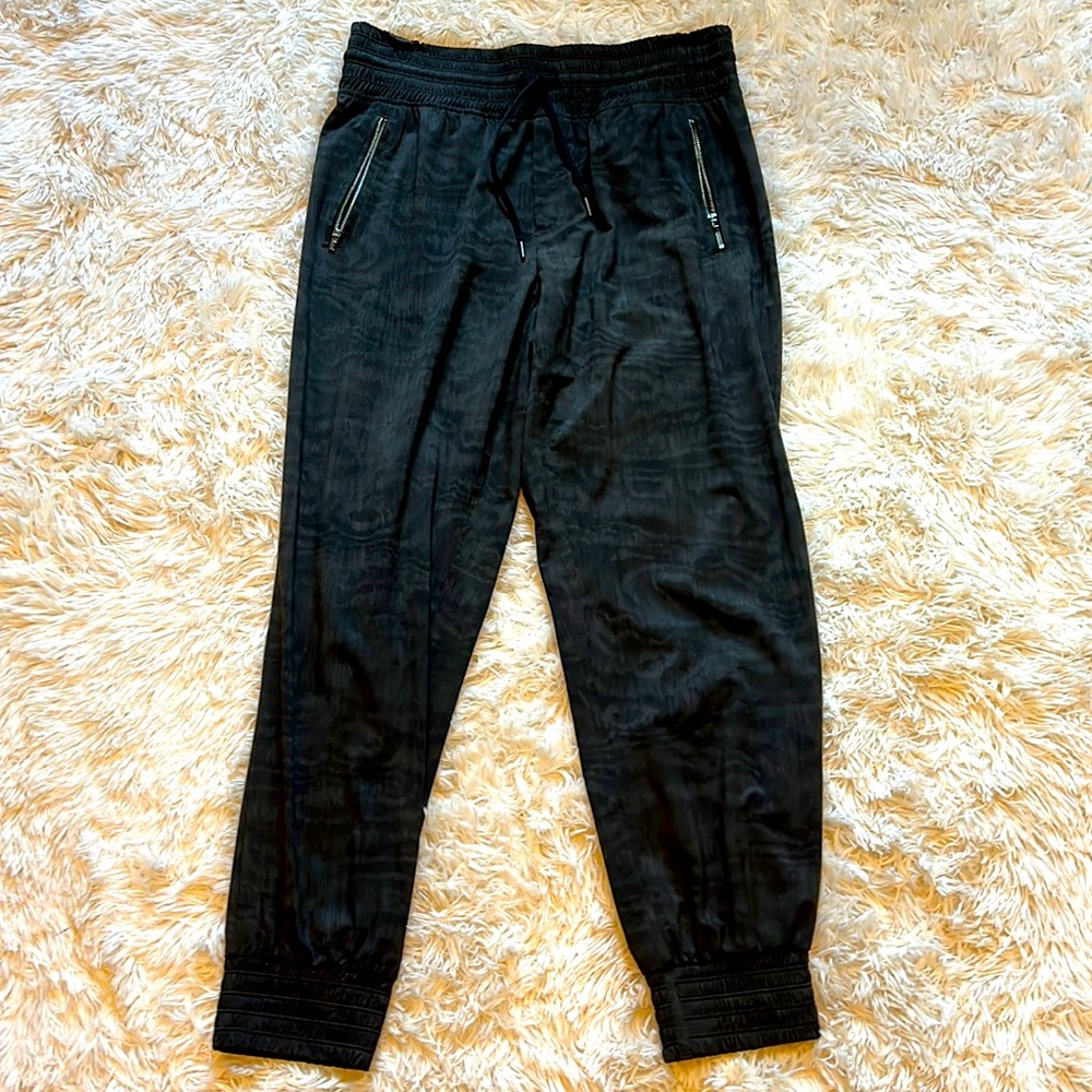 Athleta jogging pants. The color is a black in green size 10.